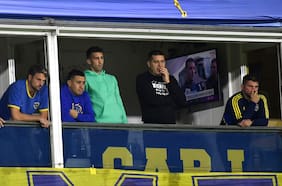 De Román Riquelme a Román Riquelme: el singular encuentro que dejó el choque entre la UC y Boca Juniors