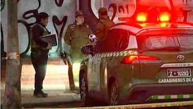 Desconocidos atacan a disparos auto y vivienda donde se encontraba carabinero en Lo Espejo