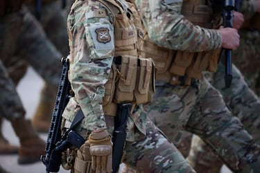 El batallón de exuniformados que se instaló en la administración Kast