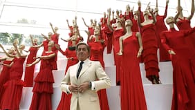 El legado de Valentino Garavani, “el último emperador” de la alta costura que falleció a sus 93 años