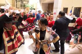 Diputados y senadores bailaron cueca en el Congreso Nacional para dar inicio a las Fiestas Patrias
