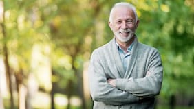 Los beneficios de la vitamina C para el cerebro en la vejez, según un reciente estudio