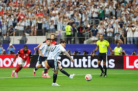 Con la historia en los hombros: Messi pierde el penal que lo habría consagrado como goleador exclusivo de los mundiales
