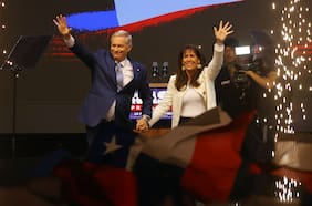 Desde Javier Milei a Nayib Bukele: los mandatarios de América Latina que llamaron a Kast para felicitarlo por su triunfo