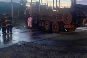 Desconocidos incendian camión en ruta que conecta Angol y Collipulli en La Araucanía