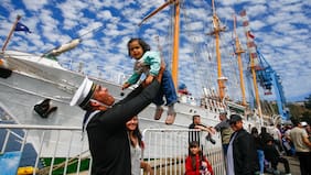 Buque escuela Esmeralda recala en Valparaíso al finalizar su 70º crucero de instrucción y se apresta para nueva travesía