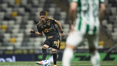 Colo Colo no para: le ofrece contrato por 18 meses a Iván Román