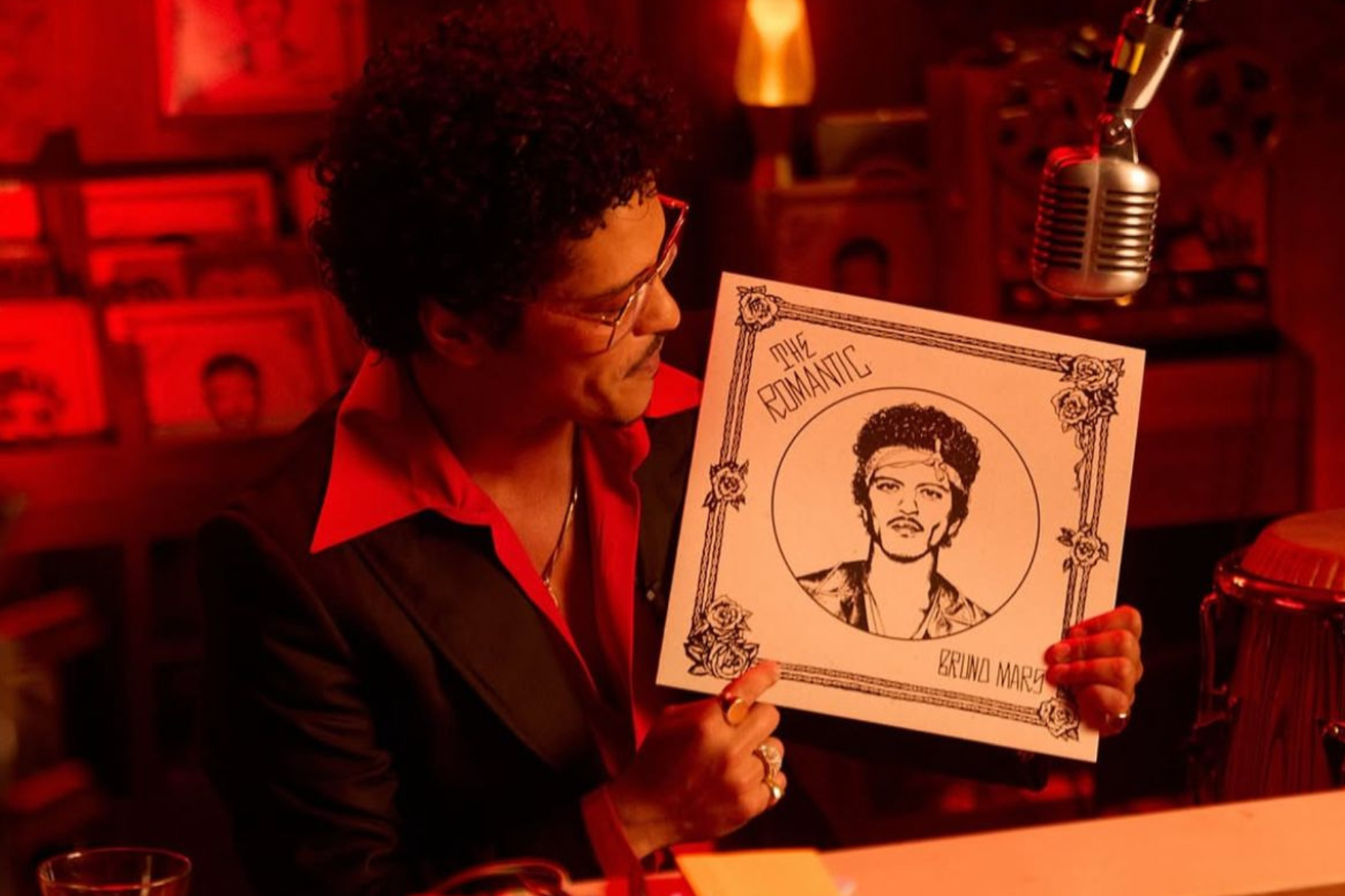 El tibio regreso de Bruno Mars: su nuevo disco enfrenta duras críticas