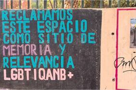 Municipalidad de Santiago descartó vínculo con mural del Parque San Borja criticado por contenido sexual explícito: alcaldesa afirmó que habló con organizaciones “para poder retirar esas imágenes a la brevedad”