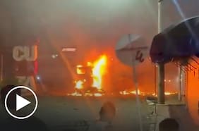 Atentado con carro bomba deja 10 policías heridos en Cúcuta: así fue el momento de la explosión