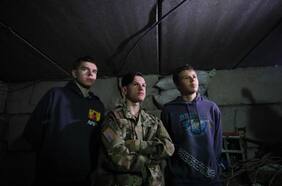 Jóvenes espías y suicidas: La estrategia rusa en la guerra contra Ucrania