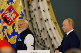 Primer ministro indio visita a Putin y expone sus críticas a situación en Ucrania