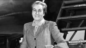 Cómo acercarse a un terremoto llamado Gabriela Mistral: libro reúne su poesía publicada en vida