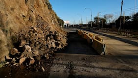 Trabajos por derrumbe mantienen desvíos este martes en Avenida España entre Valparaíso y Viña del Mar