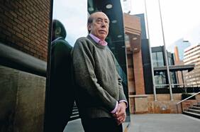 Alfredo Stöhwing, el silencioso candidato que se quedó con la testera de Blanco y Negro