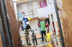 Casen 2020: mejora escolaridad, cae malnutrición y suben carencias en empleo, salud y servicios básicos