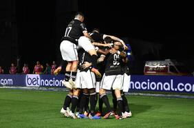 Gary Medel gana por goleada el duelo a Benjamín Kuscevic en el Brasileirao