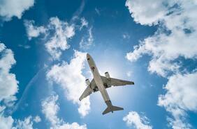 Descarbonizando el cielo latinoamericano: el MIT propone hoja de ruta para una aviación sostenible