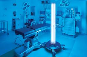 Instituto Traumatológico desinfectará sus pabellones con robot que emite luz ultravioleta para evitar brotes de Covid-19