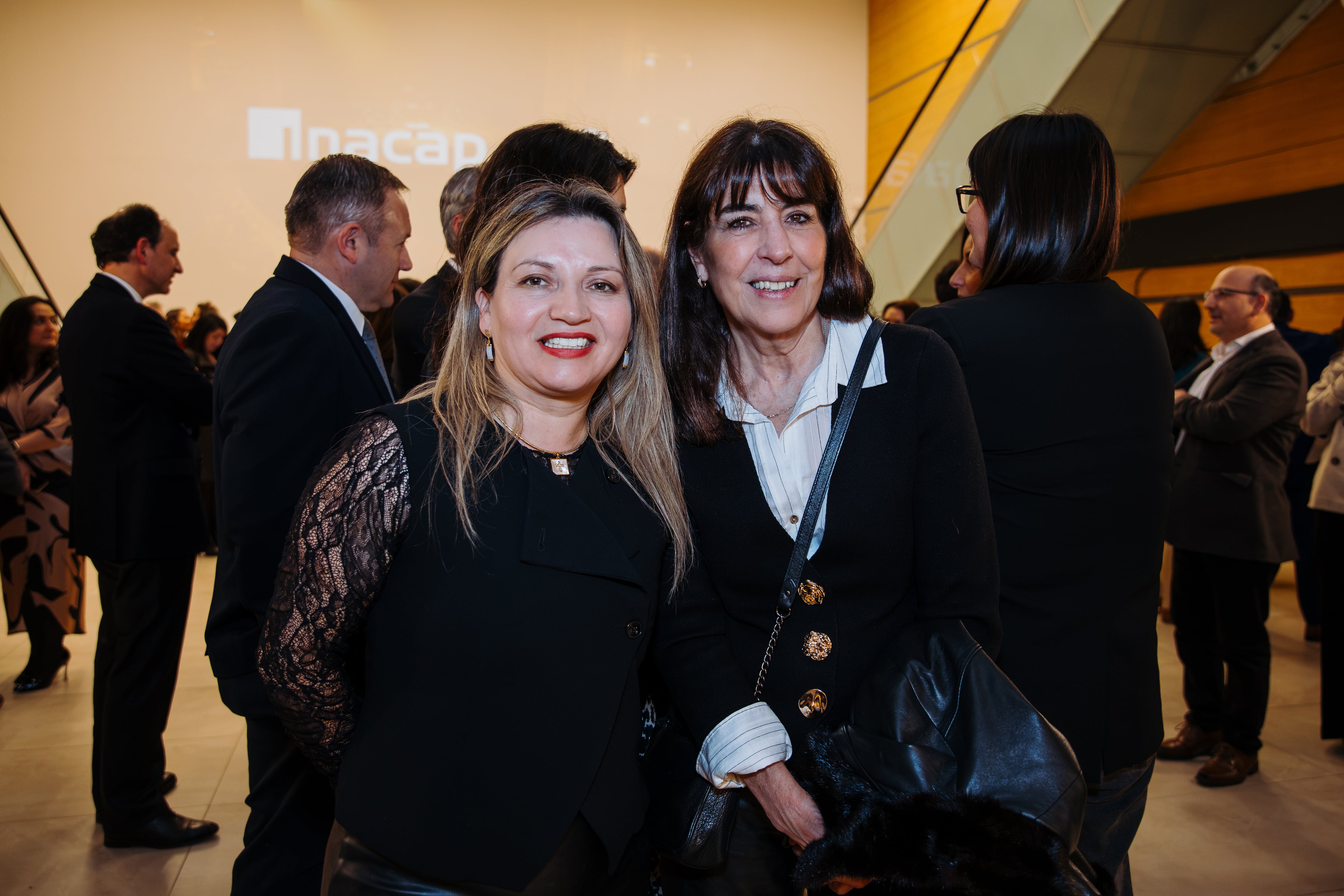 Johanna Reyes Gálvez, presidenta MEM GROWTH Mujeres Emprendedoras junto a María Ana Matthias, presidenta de REDMAD.