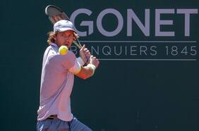 Como Ronaldinho Gaúcho, pero en el tenis: el increíble punto de Nicolás Jarry que dejó pasmado a Zverev