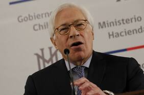 Presidente de la CMF destaca que proceso de vacunación apoya mejores expectativas para la economía