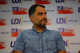 Destituciones y candidaturas que se bajan: La riña a muerte UDI en la VI Región, la capital del presidente Javier Macaya