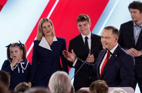 El euroescéptico Nawrocki será presidente de Polonia tras su ajustada victoria electoral