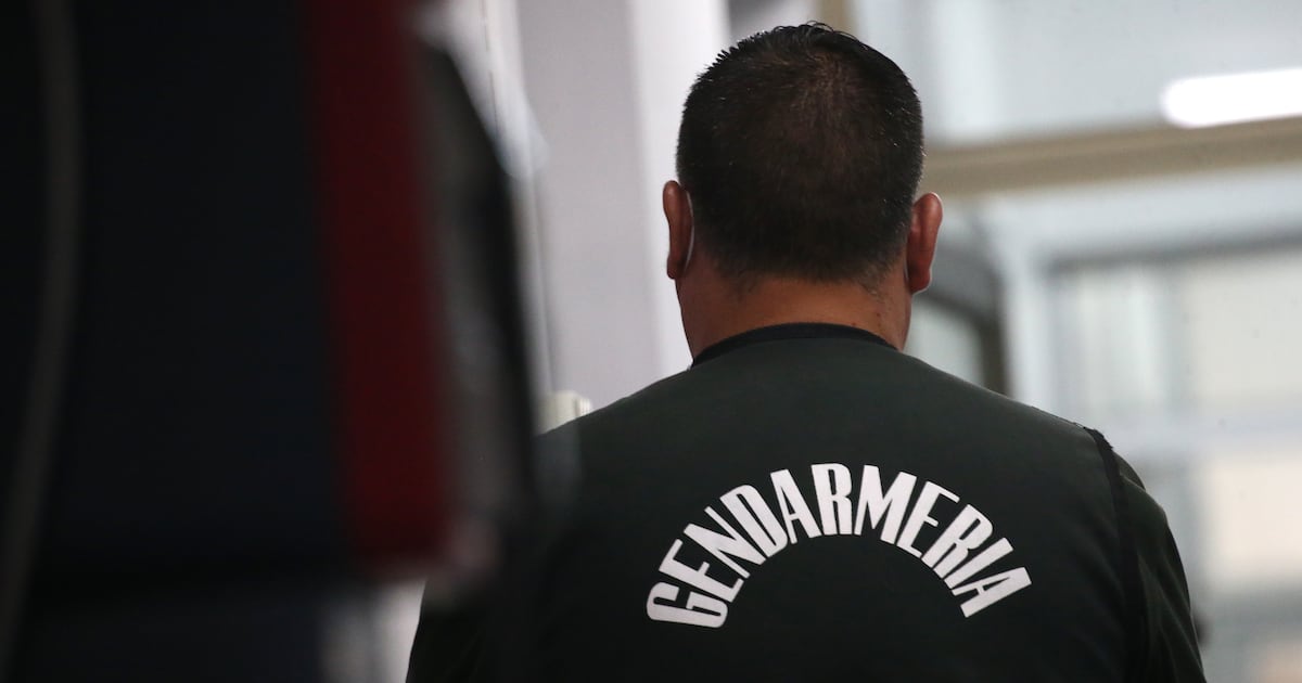 Prisión preventiva para once gendarmes por tráfico de drogas en cárcel de Alto Hospicio: un sistema penitenciario bajo asedio