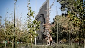 Monumento a Gabriela Mistral en Baquedano ultima detalles ante su inminente estreno en sociedad