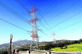 Dos consorcios compiten por millonario proyecto de transmisión que será clave para potenciar las energías renovables