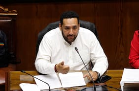 “Es una señal de transversabilidad”: ministro Cataldo respalda posible renuncia de Jara al PC de salir electa