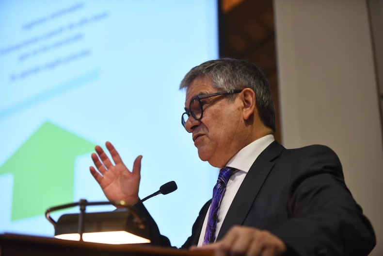 Mario Marcel en seminario de Clapes UC