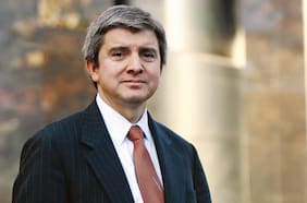 Gonzalo Sanhueza: “Ya estamos atrasados en un plan de ayuda a las grandes empresas (...) si una quebrara el daño a la economía será muy grande”