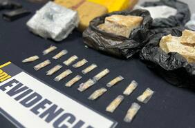 Cinco sujetos detenidos deja operativo policial antidrogas en la comuna de Santiago