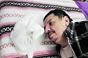 “Estaba buscando un estudio de grabación en Mapocho como si fuera Nashville”: Mauricio Redolés y la génesis de Bello Barrio