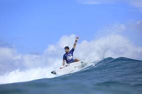 Manuel Selman se consagra en el World Surf League Qualifying de República Dominicana