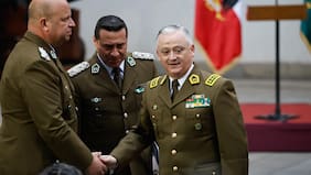 General Araya dice que casos en que se investiga a excarabineros son “gravísimos” y asegura que intensificaron controles