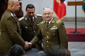 General Araya dice que casos en que se investiga a excarabineros son “gravísimos” y asegura que intensificaron controles