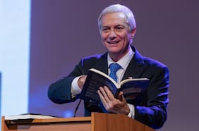 Kast arma a contrarreloj su gabinete en medio de creciente malestar de los partidos