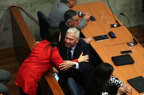 Invitan a Ricardo Yáñez a ceremonia de homenaje a carabineros mártires Nain y Retamal en el Congreso