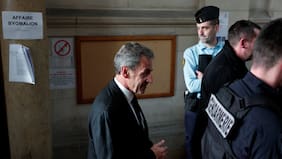 Ministro de Justicia francés visita en prisión al expresidente Sarkozy