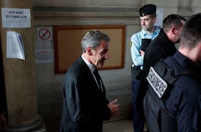 Sarkozy se prepara para convertirse en el primer líder francés de posguerra en cumplir una pena de prisión