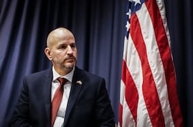 Embajador de EE.UU. por Visa Waiver: “No hay razones para sacar a Chile del programa”