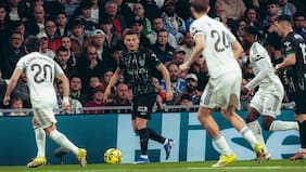 Con Cepeda y Dituro como titulares: el Elche cae goleado en su visita al Real Madrid y se hunde en LaLiga