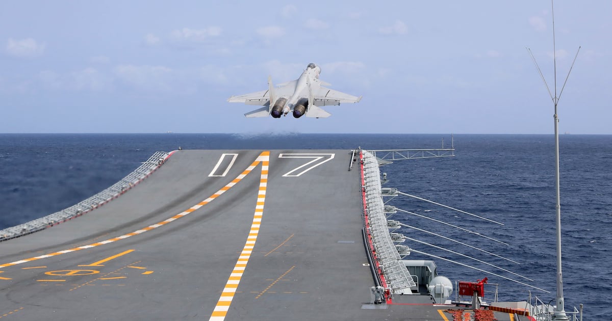 China y Estados Unidos en el Mar de China Meridional: Un Pulso que Revela Más que un Incidente Naval