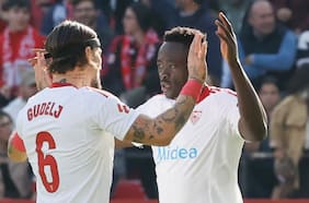 Con el regreso de Alexis Sánchez a la titularidad: el Sevilla aplasta al Oviedo y vuelve a las alegrías en LaLiga