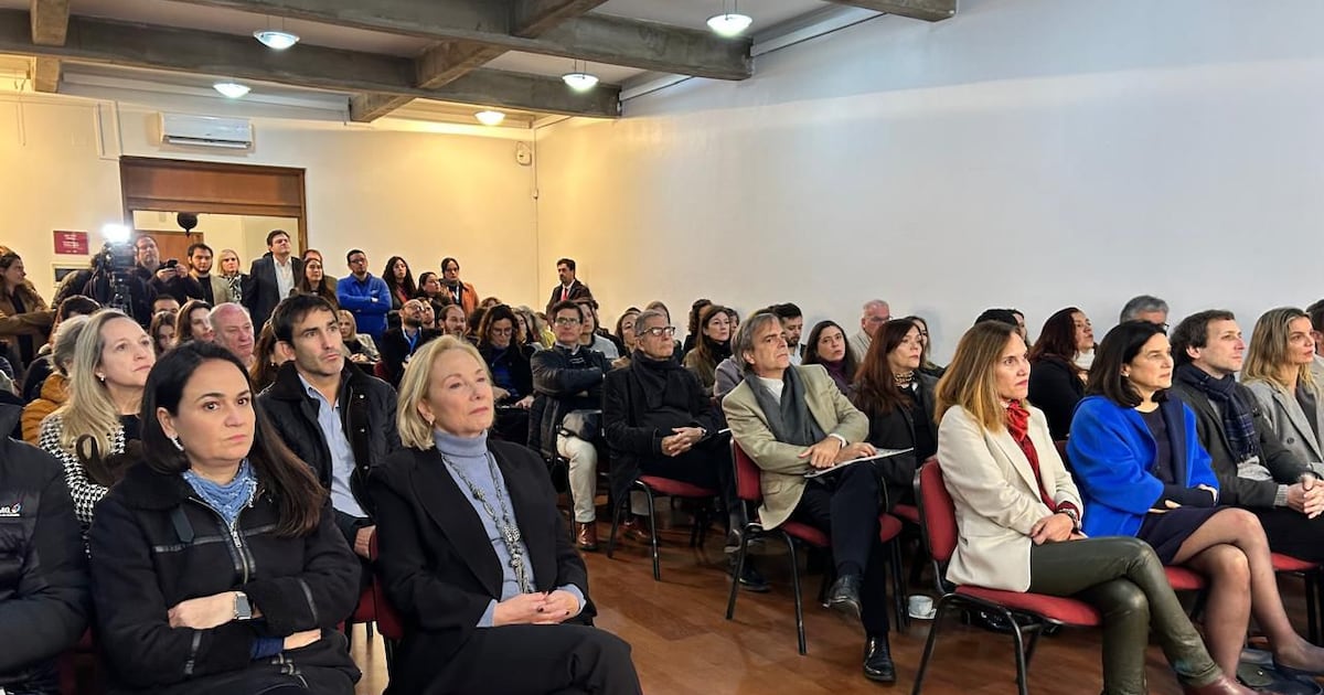 La elección se disputa en el pasado: Cómo los legados de Piñera, Bachelet y Lagos se usan como capital político en la carrera presidencial