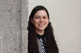 La escritora mexicana, Karen Villeda, habla sobre la representatividad de disidencias sexuales en la cultura