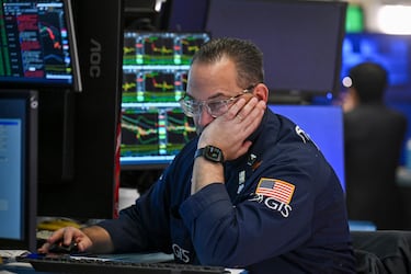 Bolsas mundiales vuelven a caer por preocupación ante alza del petróleo, pero Wall Street da señales de recuperación